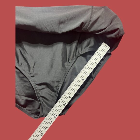 Kona Sol - Women's Quick Dry Board Skirt With Pockets - Black - Extra Large - Picture 10 of 16